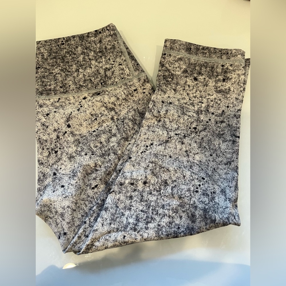 Lululemon cropped leggings size 4